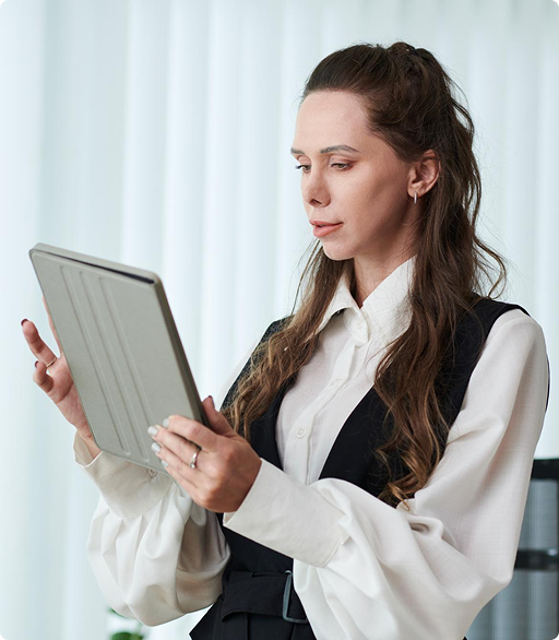 Frau mit Tablet